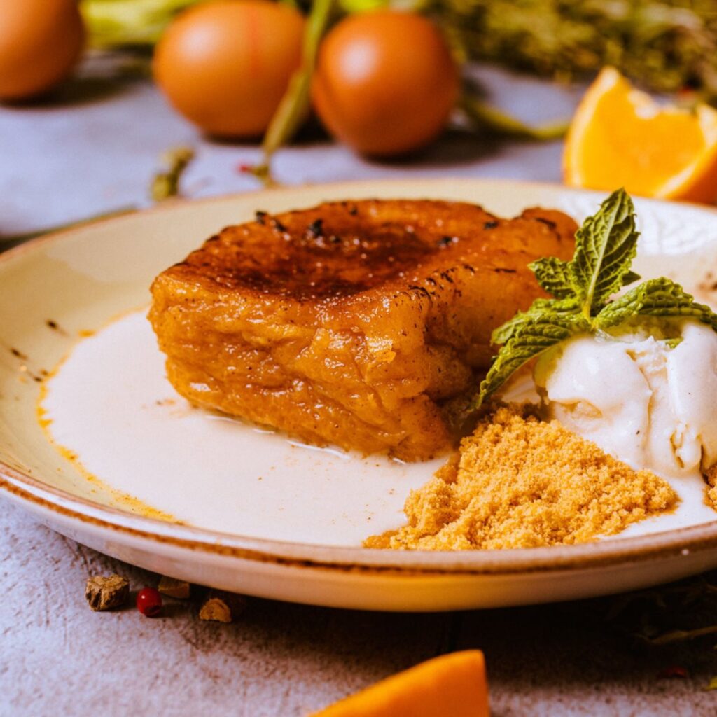 torrijas gourmet con helado y galleta