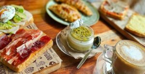 brunch en panrocio en el centro de Sevilla