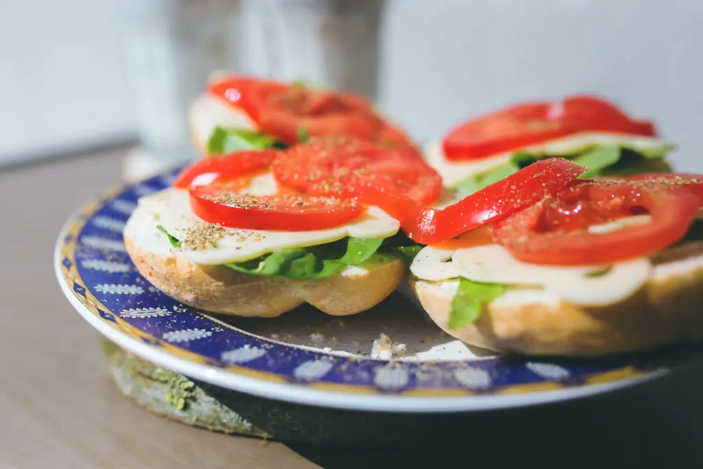 tostada de mollete
